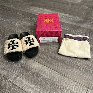 Tory Burch Women’s Double T Shearling Flatform Sandals Size 7